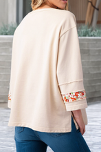 Load image into Gallery viewer, Elena Flower Patch Graphic Exposed Seam Wide Sleeve Loose Top