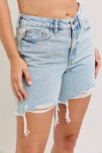 Load image into Gallery viewer, Judy Blue HW Rigid Magic Dad Short w/ Cell Phone Back Pkt - Simply Susan’s