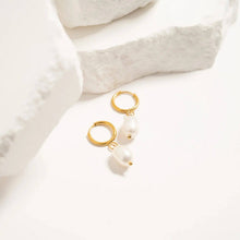 Load image into Gallery viewer, 18K Gold PVD Freshwater Pearl Huggie Earrings