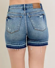 Load image into Gallery viewer, Judy Blue Mr. Tummy Control Vintage Wash Denim Shorts – Raw Release Hem
