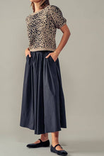 Load image into Gallery viewer, Animal Coded Short Sleeve Knit Top

