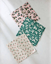 Load image into Gallery viewer, Hollyday Dishcloth Set
