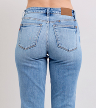 Load image into Gallery viewer, Judy Blue Slim Fit w Cell Phone Pocket
