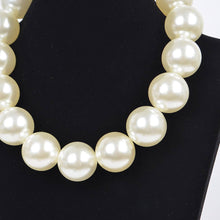 Load image into Gallery viewer, Big Round Pearl Necklace
