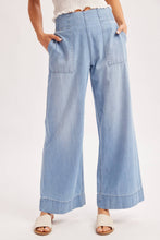 Load image into Gallery viewer, WIDE-LEG DENIM JEANS

