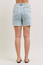 Load image into Gallery viewer, Judy Blue HW Rigid Magic Dad Short w/ Cell Phone Back Pkt - Simply Susan’s
