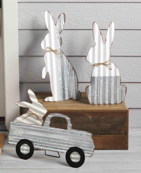 LG BUNNY EASEL TIN DECOR